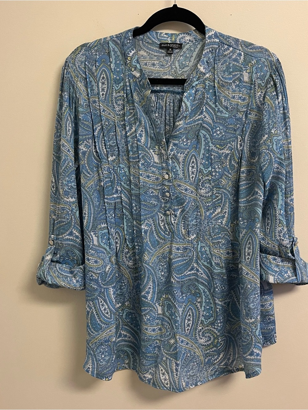 Ava & Grace Fairy Flowy Tunic Blouse 1X Plus Blue Paisley 3/4 Roll Tab Button